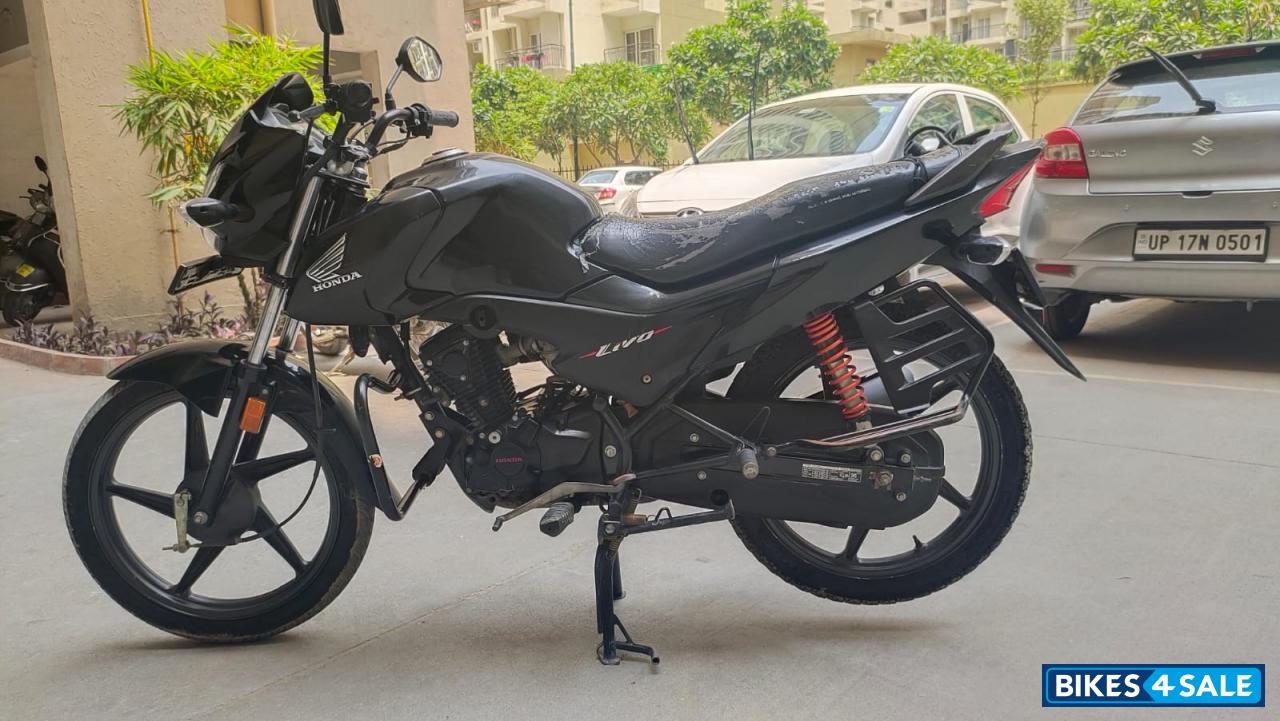 Black Honda Livo 110