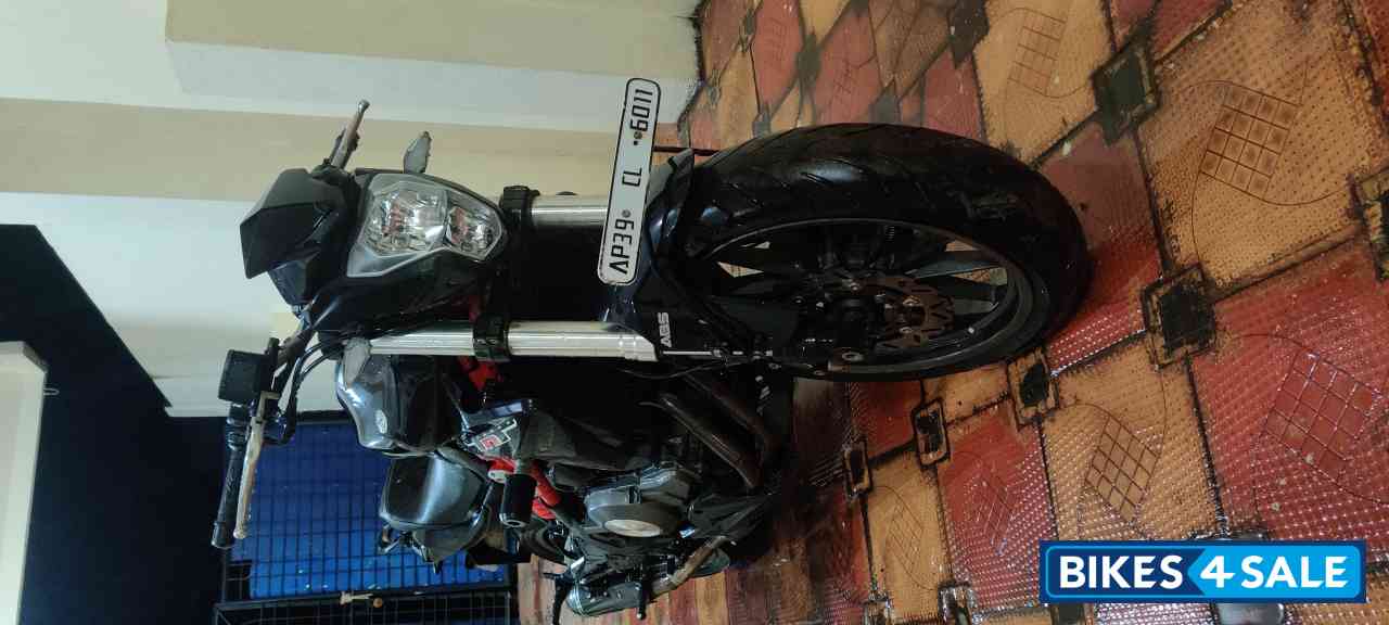 Black Benelli TNT 300