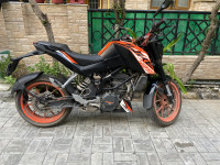 Orange KTM Duke 125