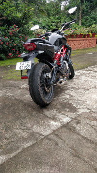 Black Benelli TNT 300