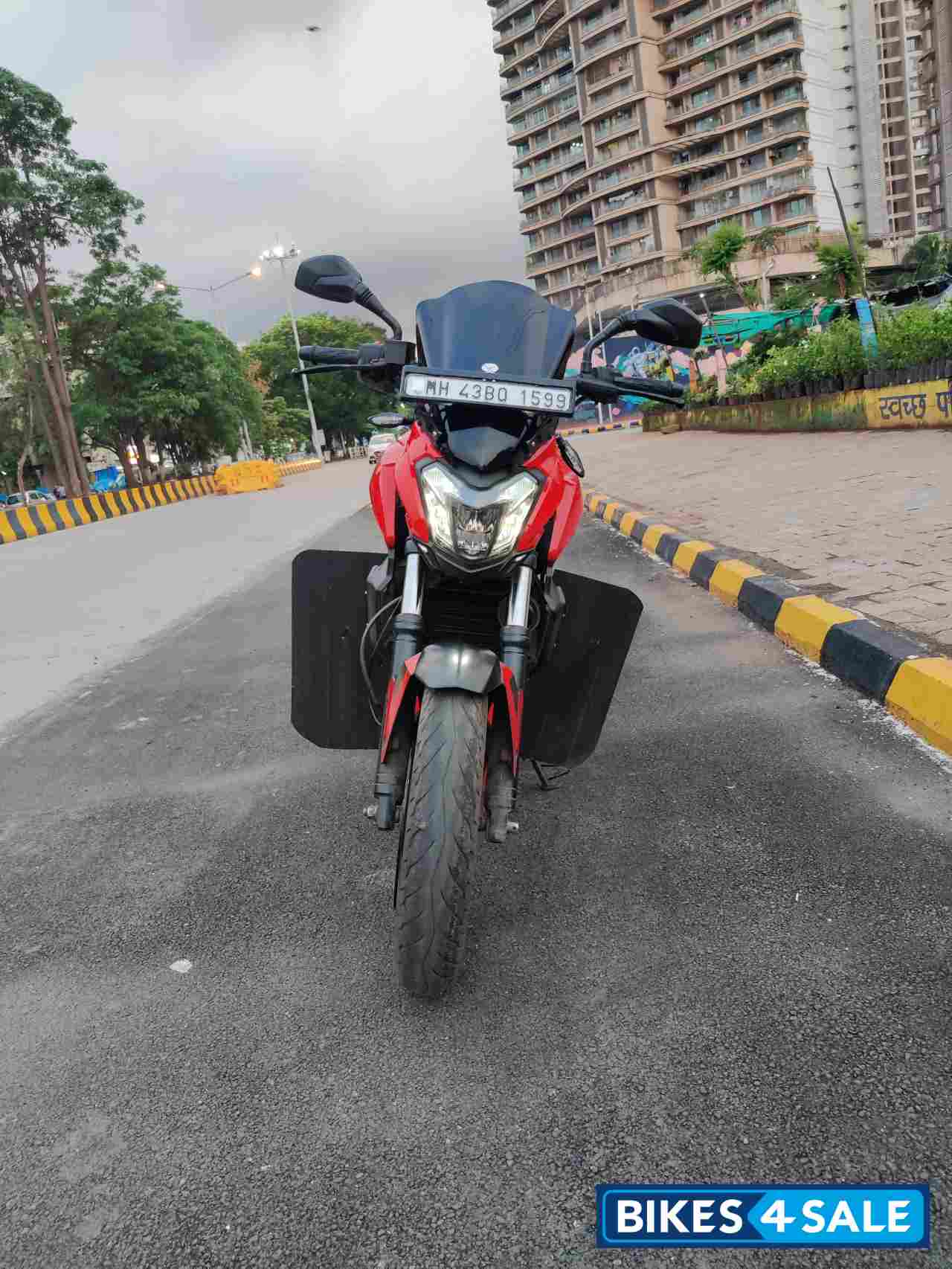 Red Bajaj 2021 Dominar 400