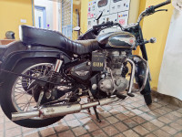 Black Royal Enfield Bullet Standard 350