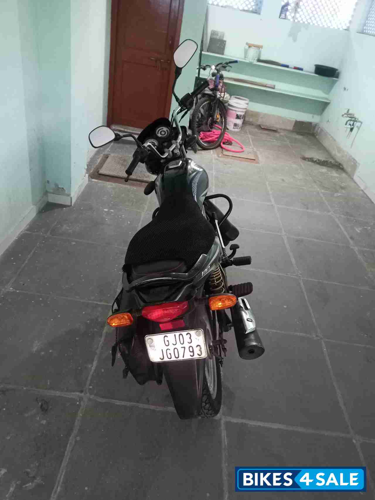 Black Bajaj Platina 100