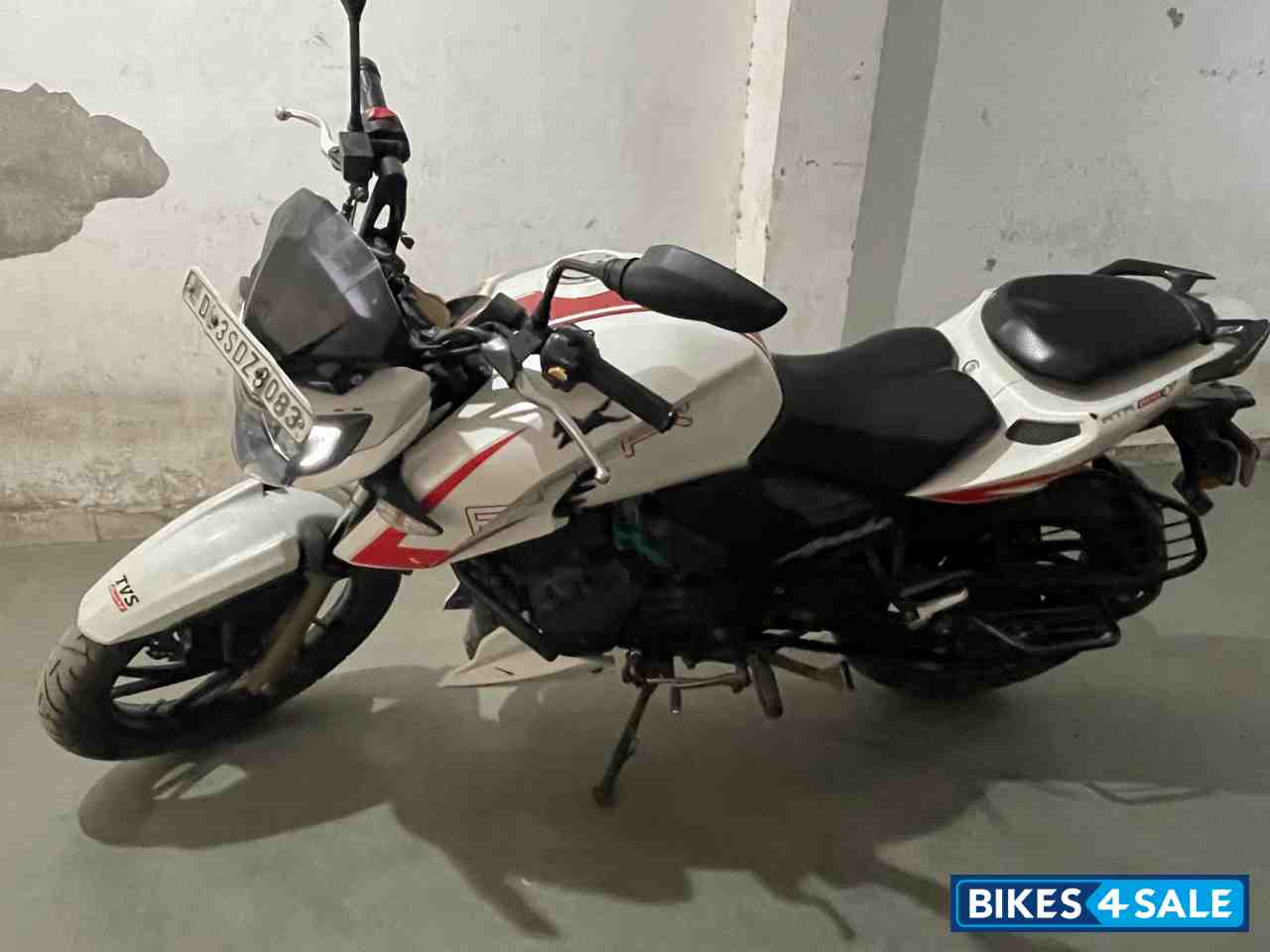 TVS Apache RTR 200 4V Race Edition 2.0