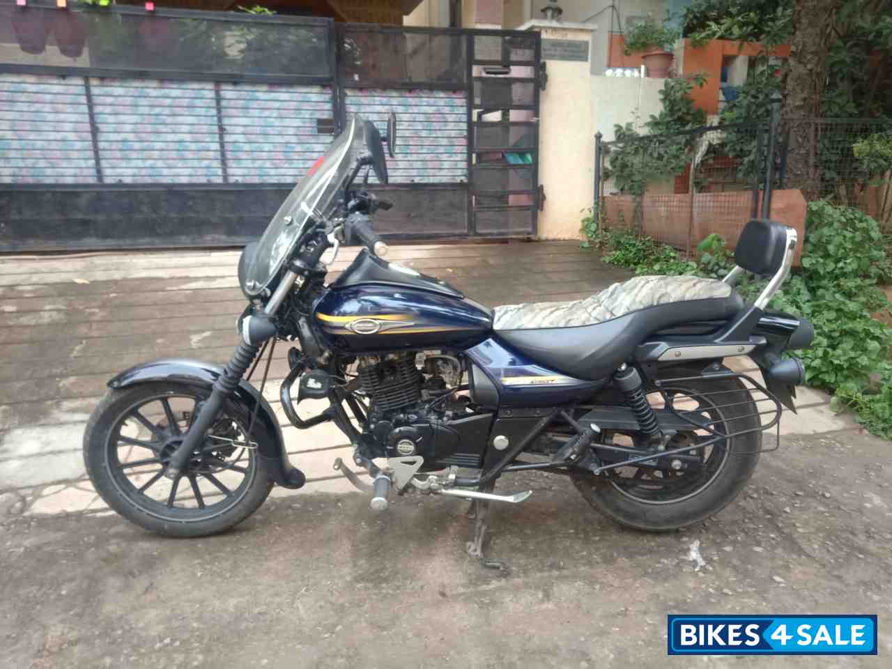 Midnight Blue Bajaj Avenger Street 150