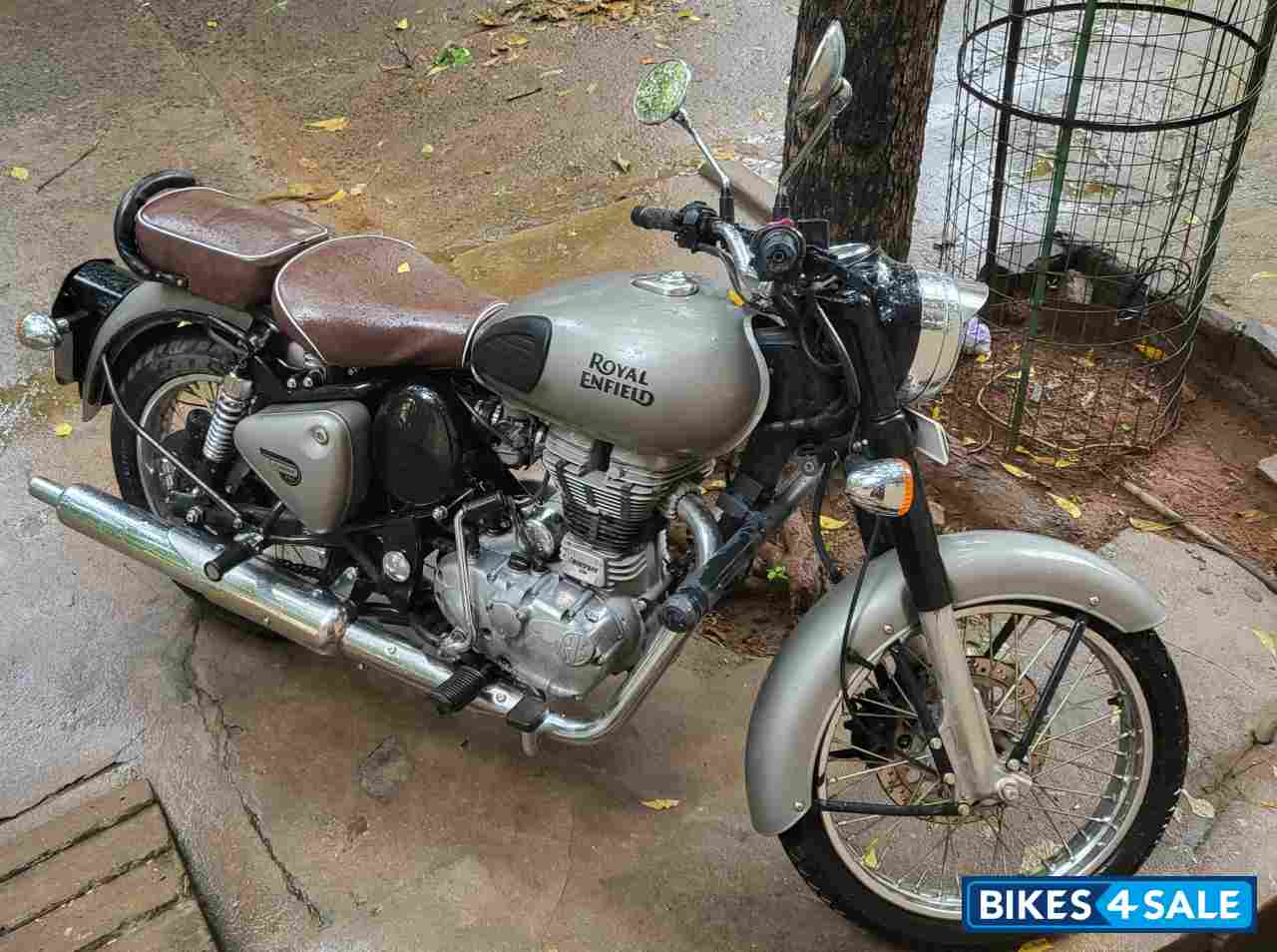 Gun Metal Grey Royal Enfield Classic Gunmetal Grey