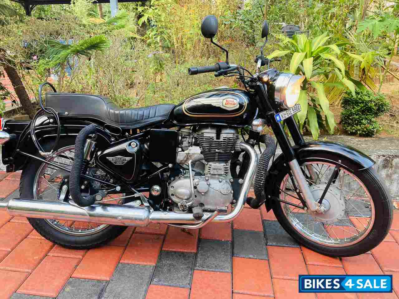 Black Royal Enfield Bullet 350 Twinspark