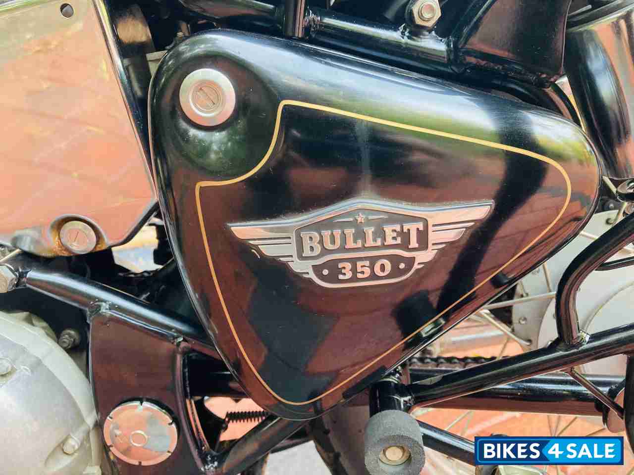 Black Royal Enfield Bullet 350 Twinspark