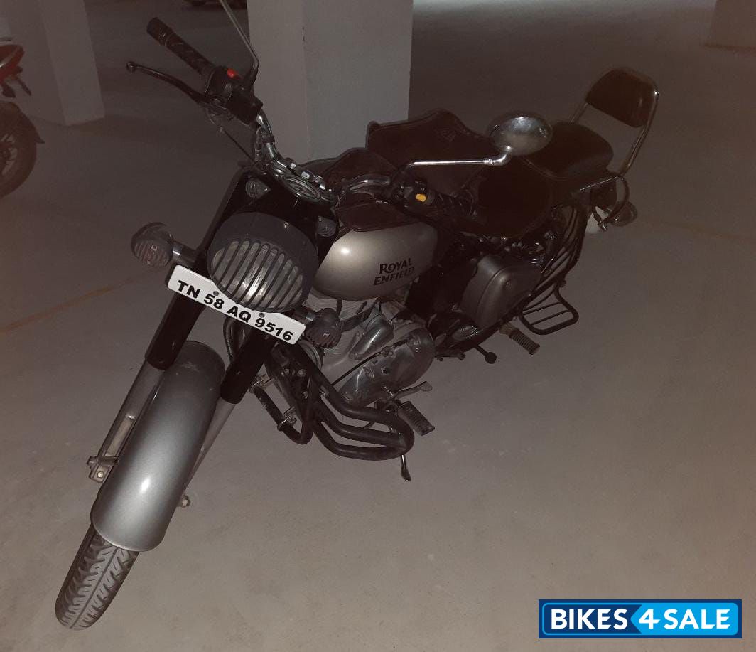 Gunmetal Grey Royal Enfield Classic Gunmetal Grey