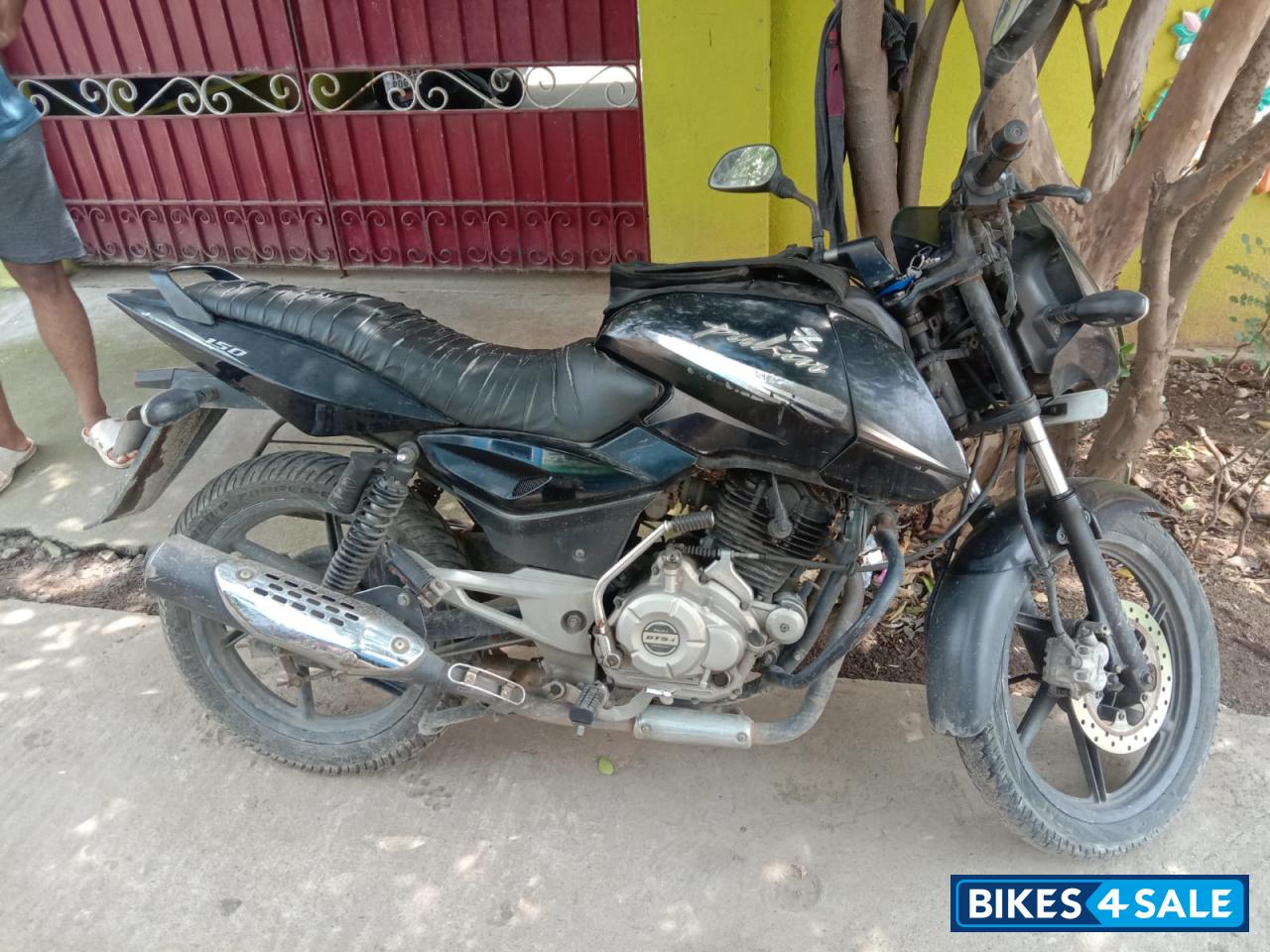 Black With Chrome Bajaj Pulsar 150 DTSi