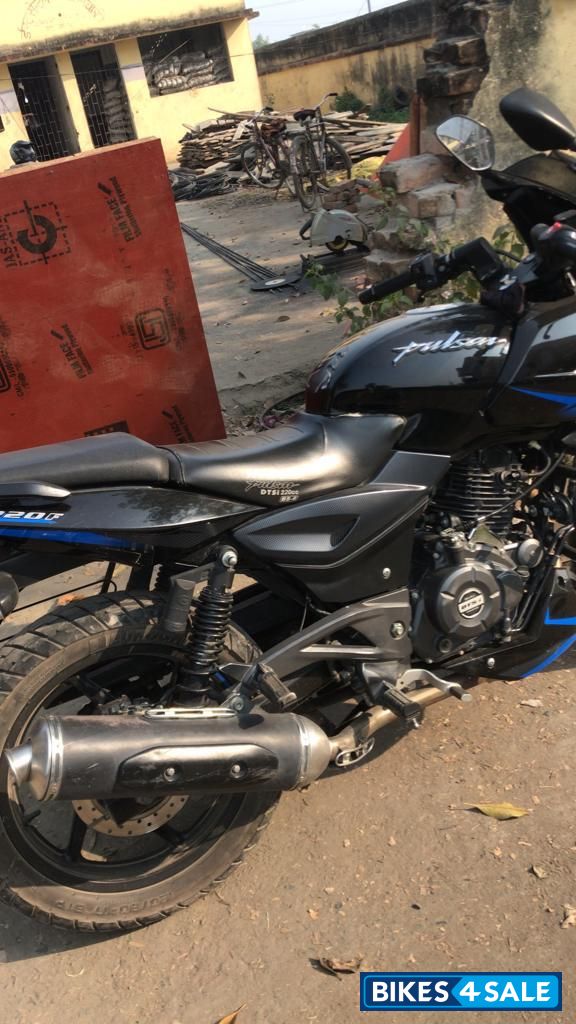 Bajaj Pulsar 220F BS6
