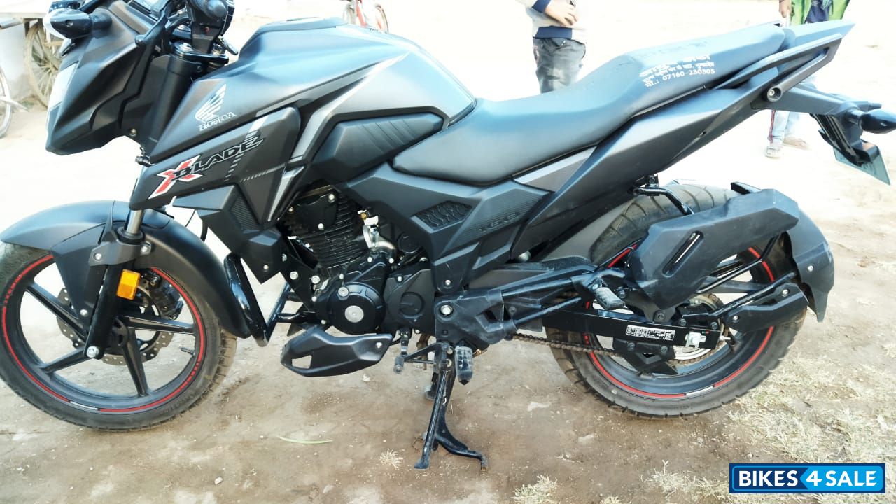 Grey Honda XBlade BS6
