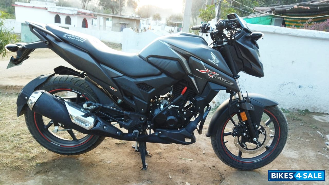 Grey Honda XBlade BS6