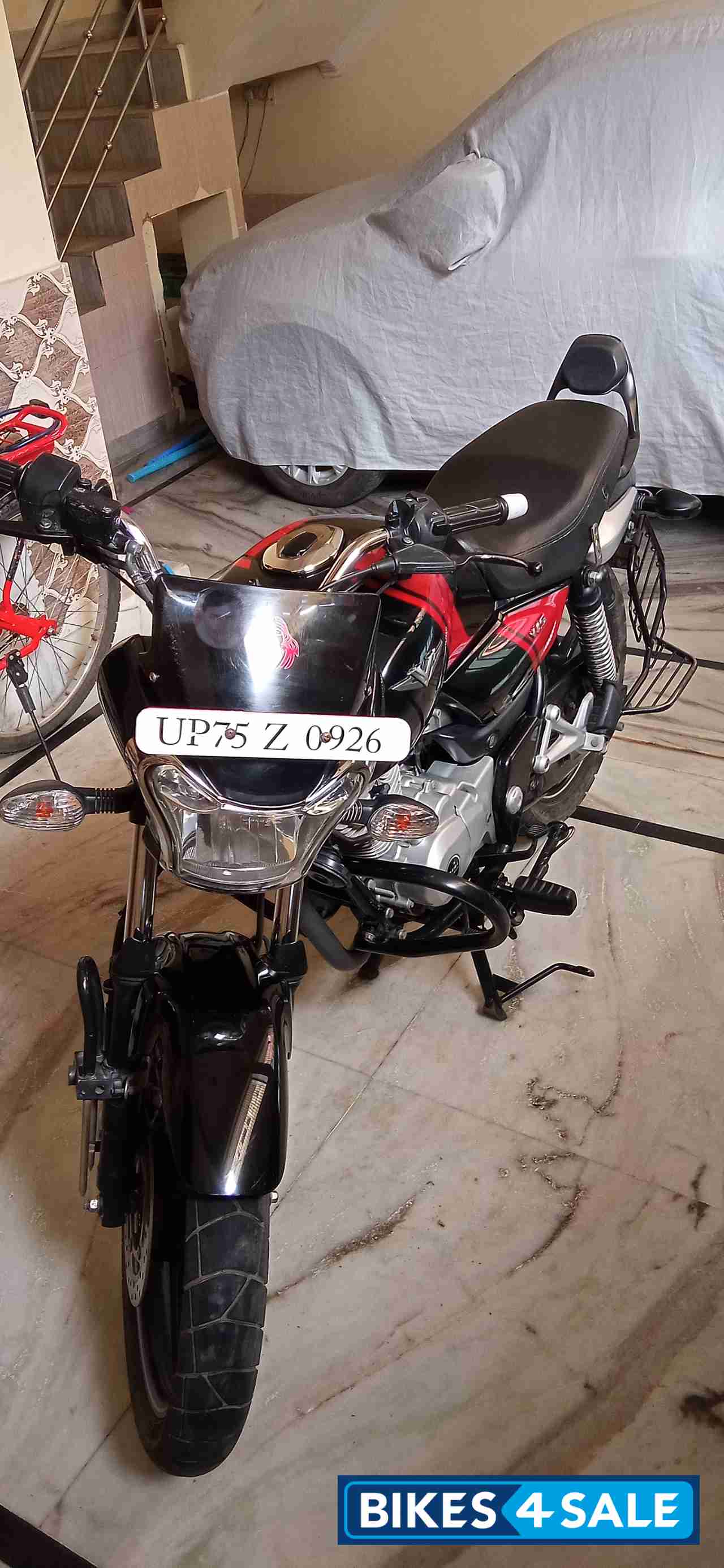 Bajaj V15