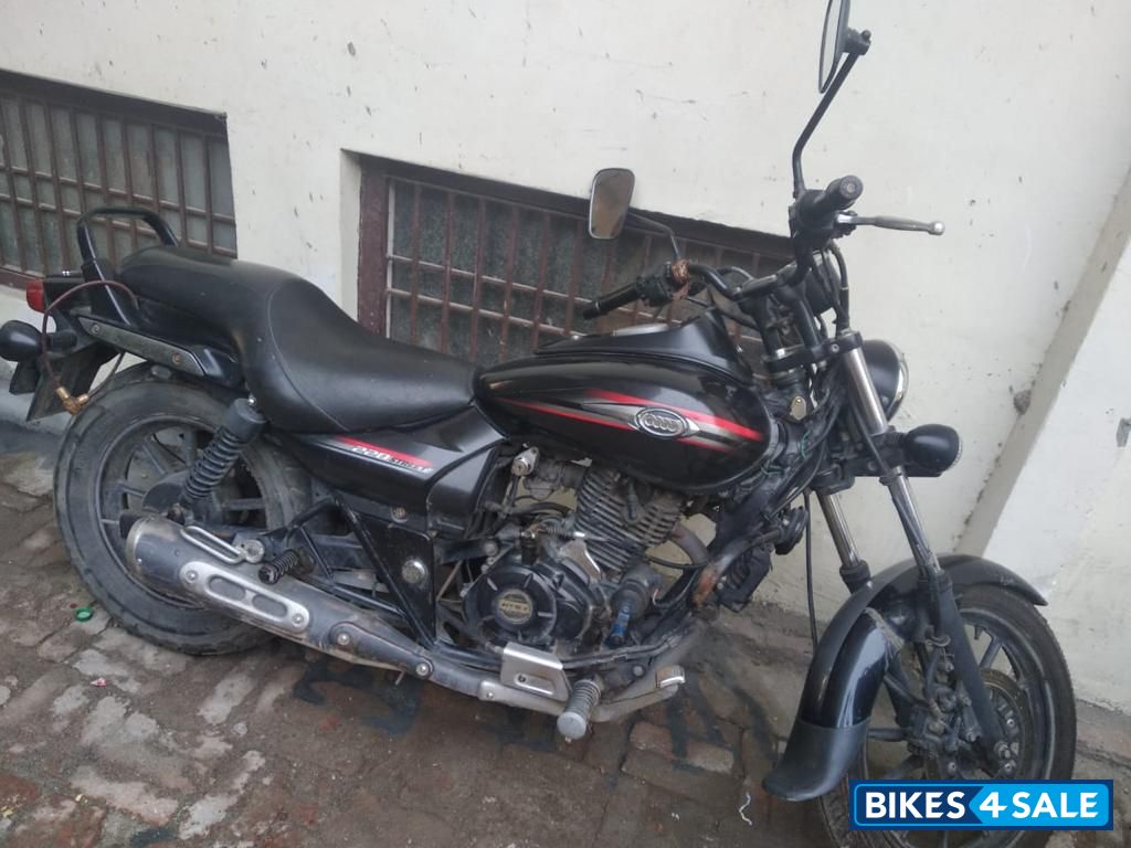 Black Bajaj Avenger Street 220