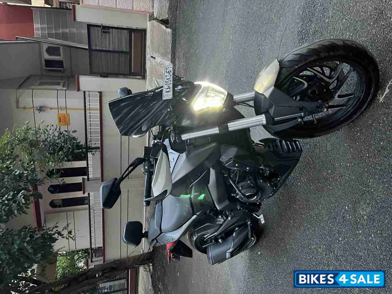 Bajaj Dominar 400 ABS BS6