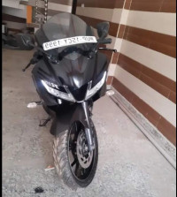 Black Yamaha YZF R15 V3