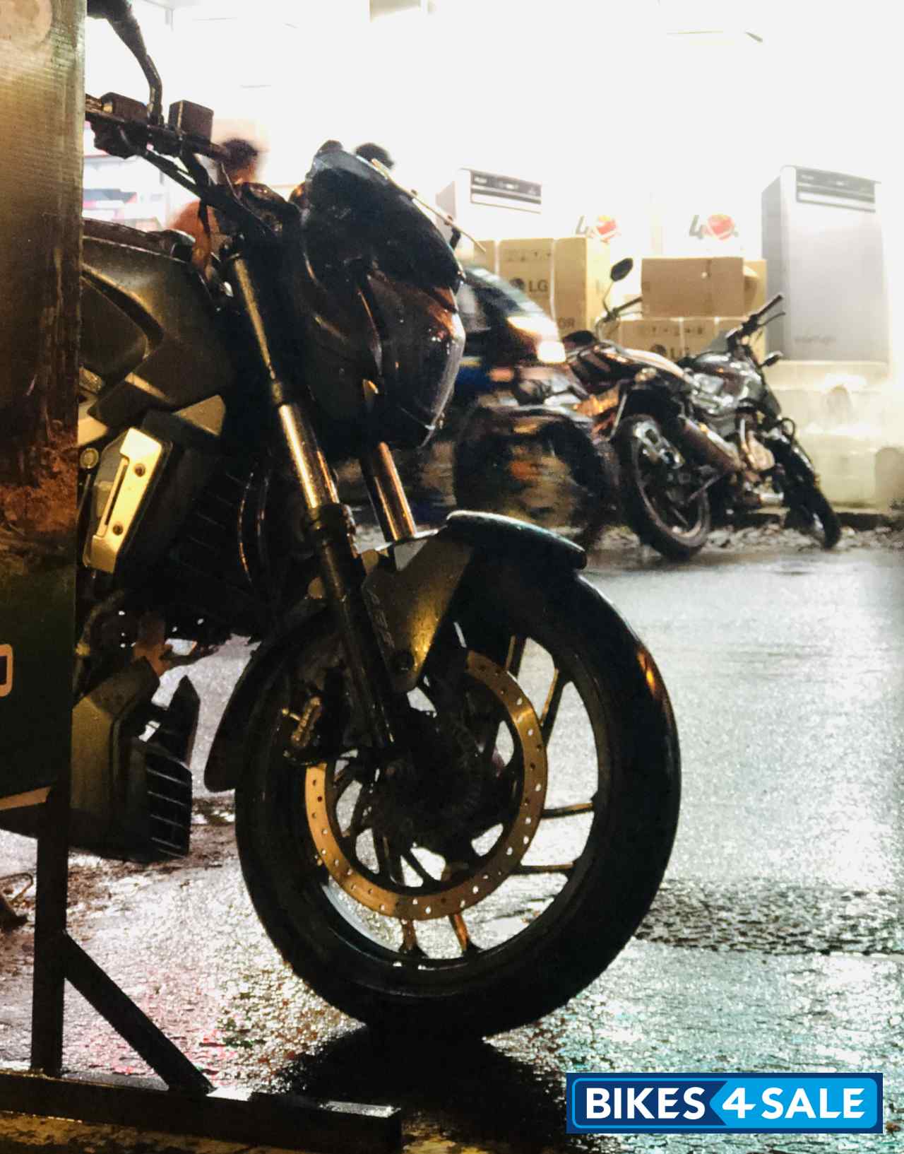 Bajaj Dominar 400 ABS BS6