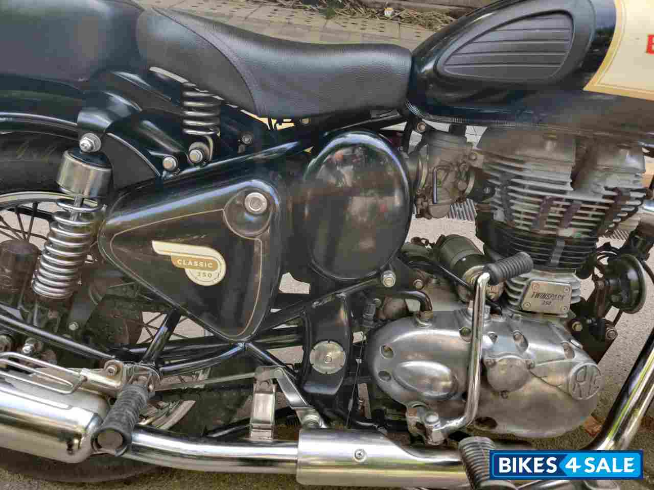 Black Royal Enfield Classic 350