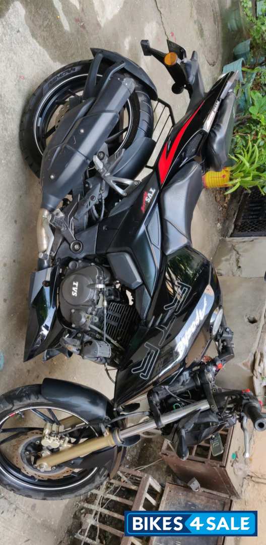 TVS Apache RTR 200 4V