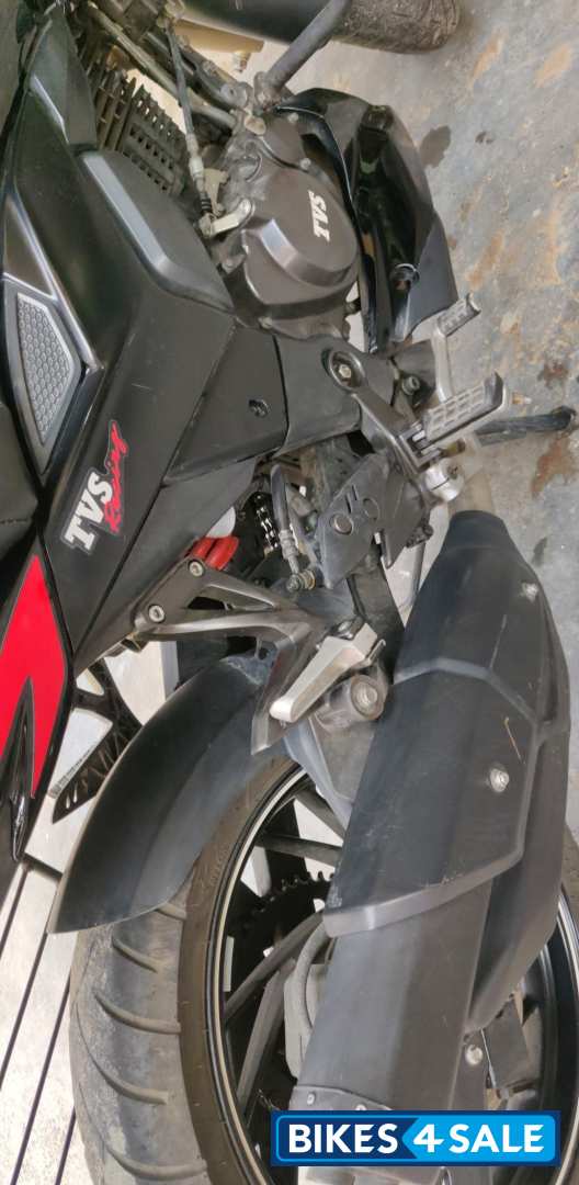 TVS Apache RTR 200 4V