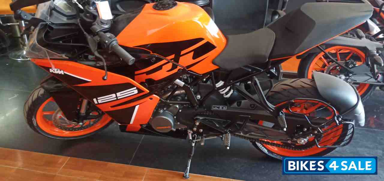 Electronic Orange KTM RC 125