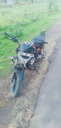 Bajaj V15