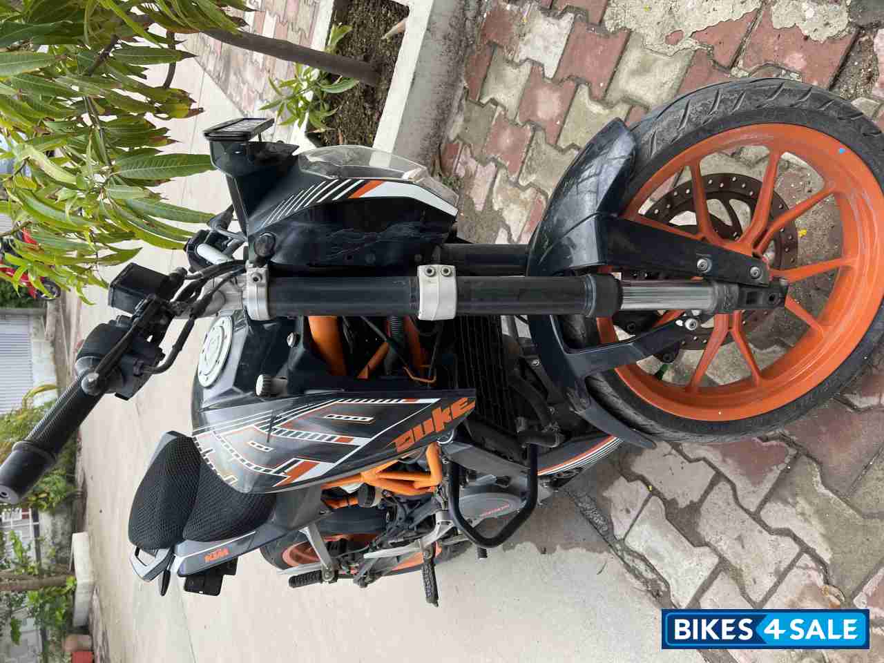 Black KTM Duke 390