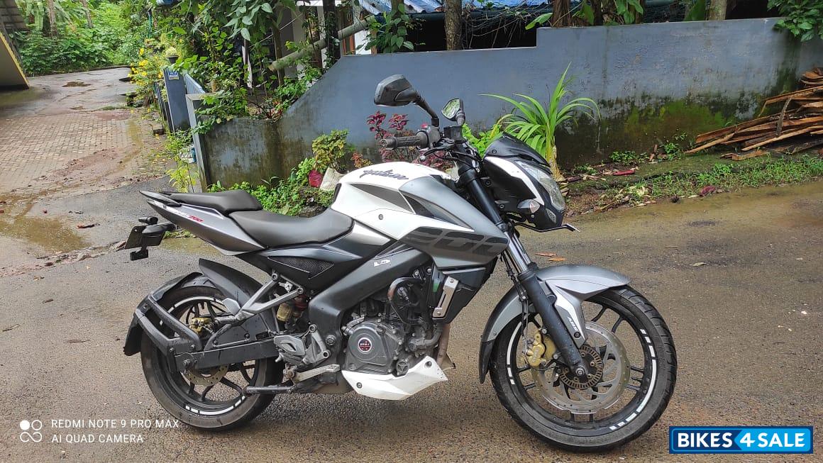 Bajaj Pulsar 200 NS