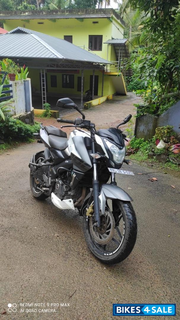 Bajaj Pulsar 200 NS
