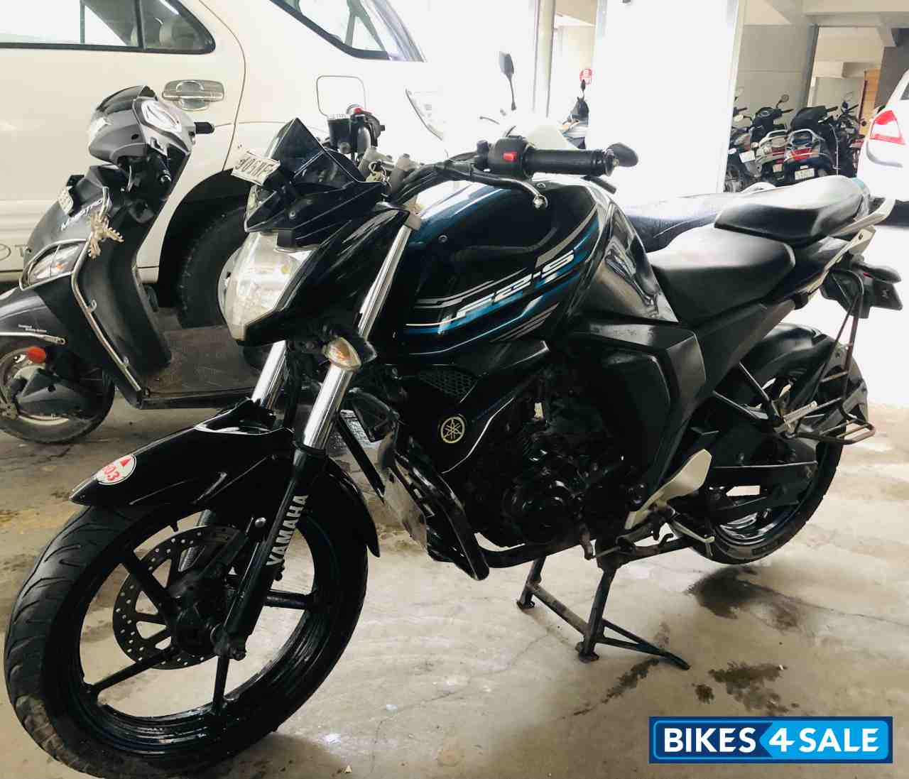 Mat Black Yamaha FZ-S