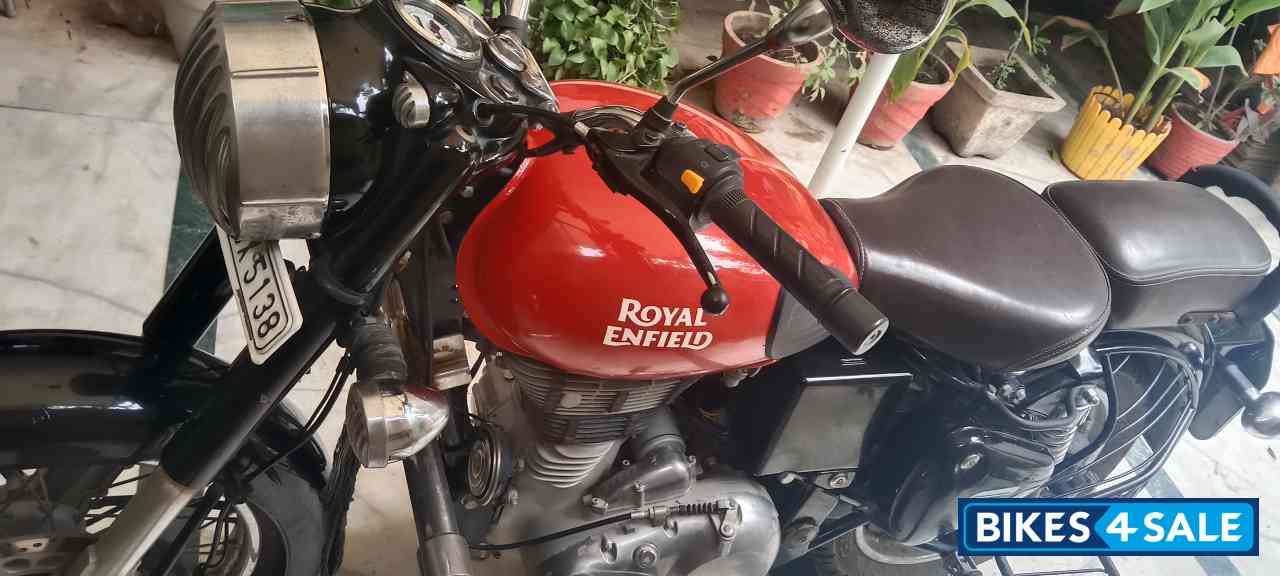 Royal Enfield Classic 350 Redditch Red