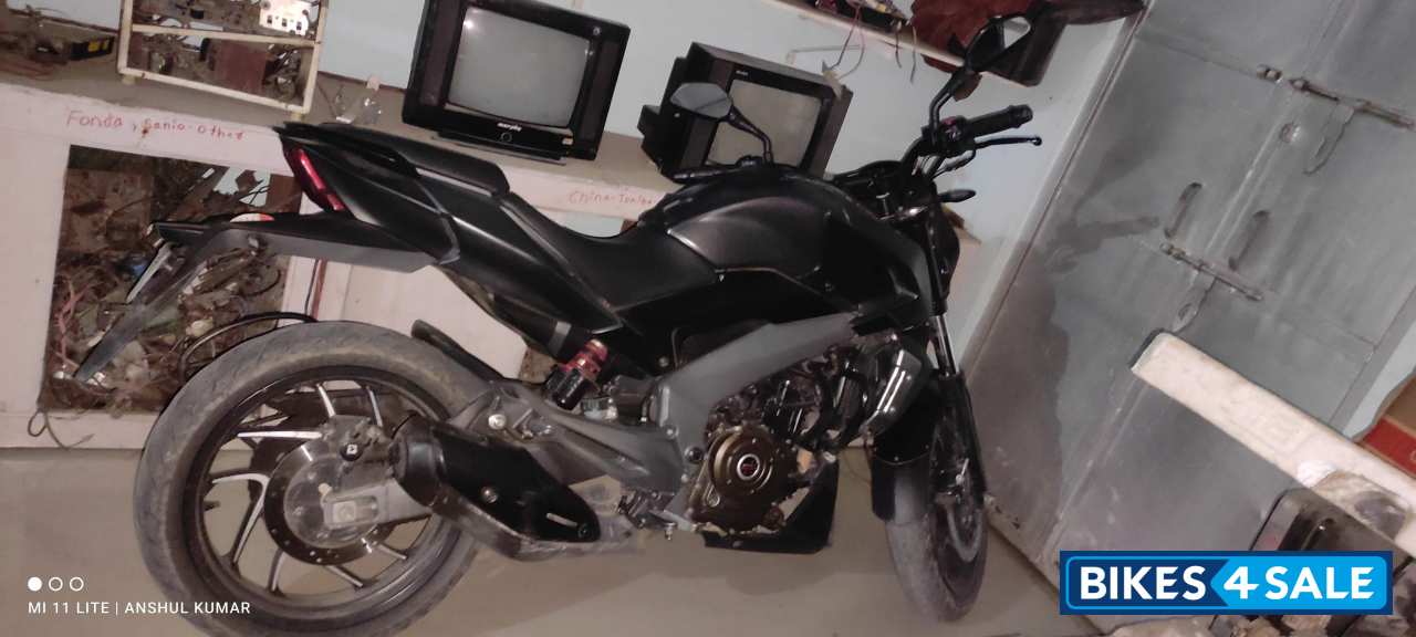 Twilight Plum Bajaj Dominar 400