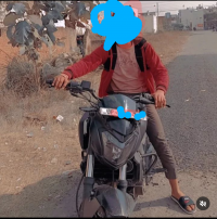 Twilight Plum Bajaj Dominar 400