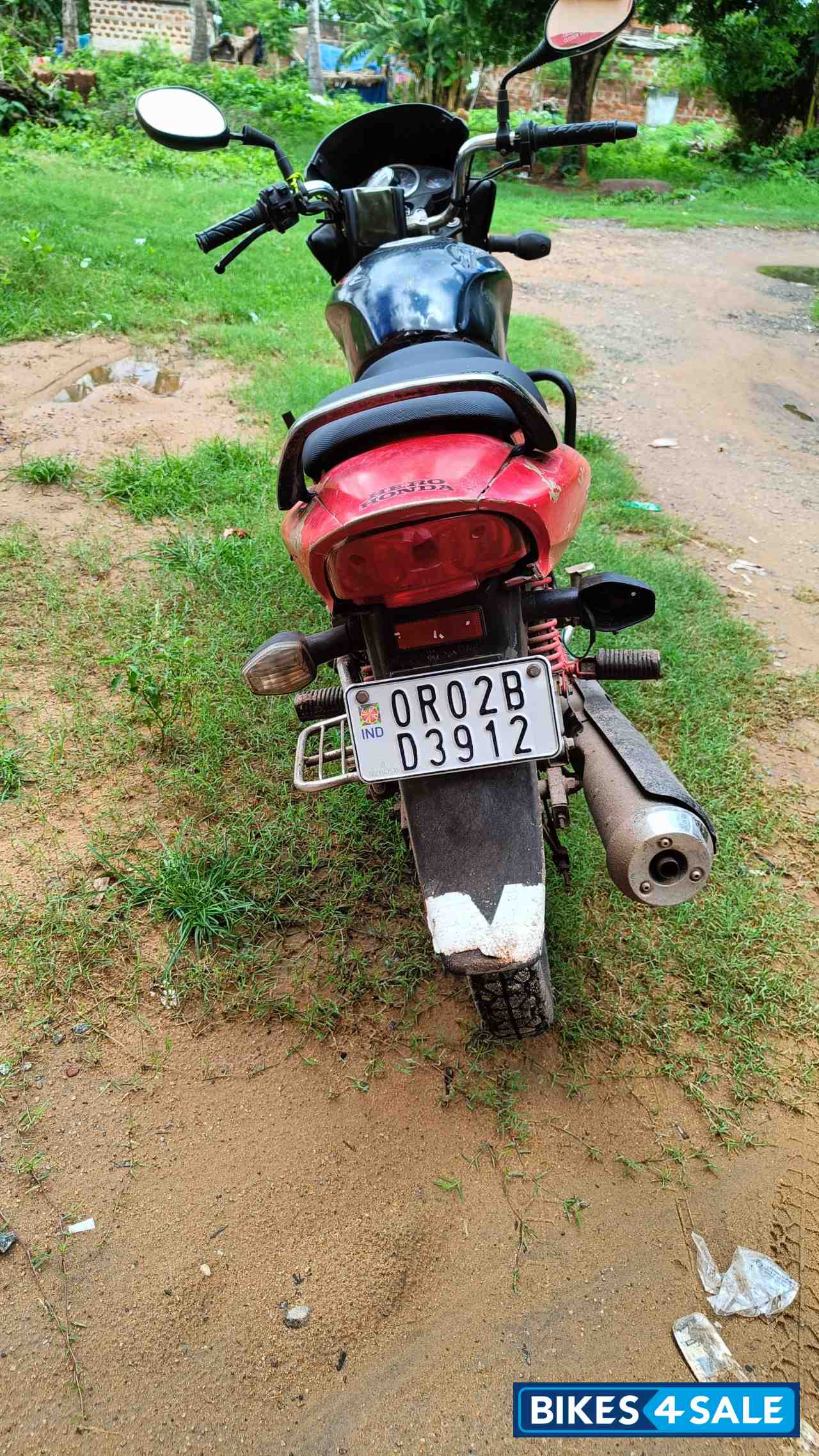 Black & Red Hero Glamour 125