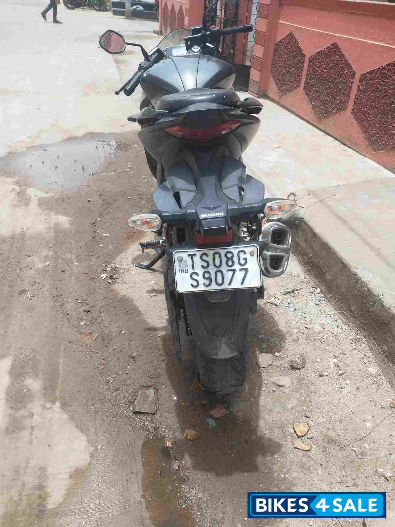 Suzuki Gixxer SF Fi