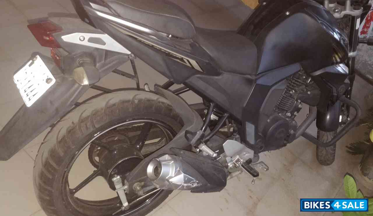 Mat Black Yamaha FZ-S