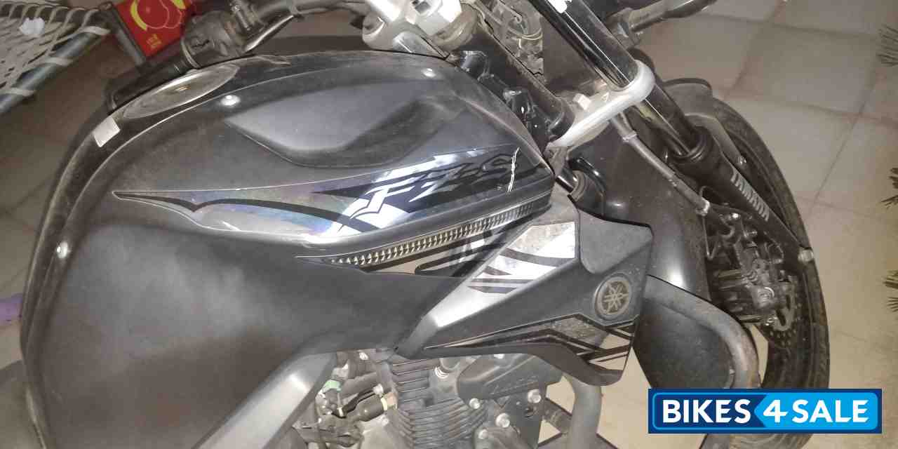 Mat Black Yamaha FZ-S