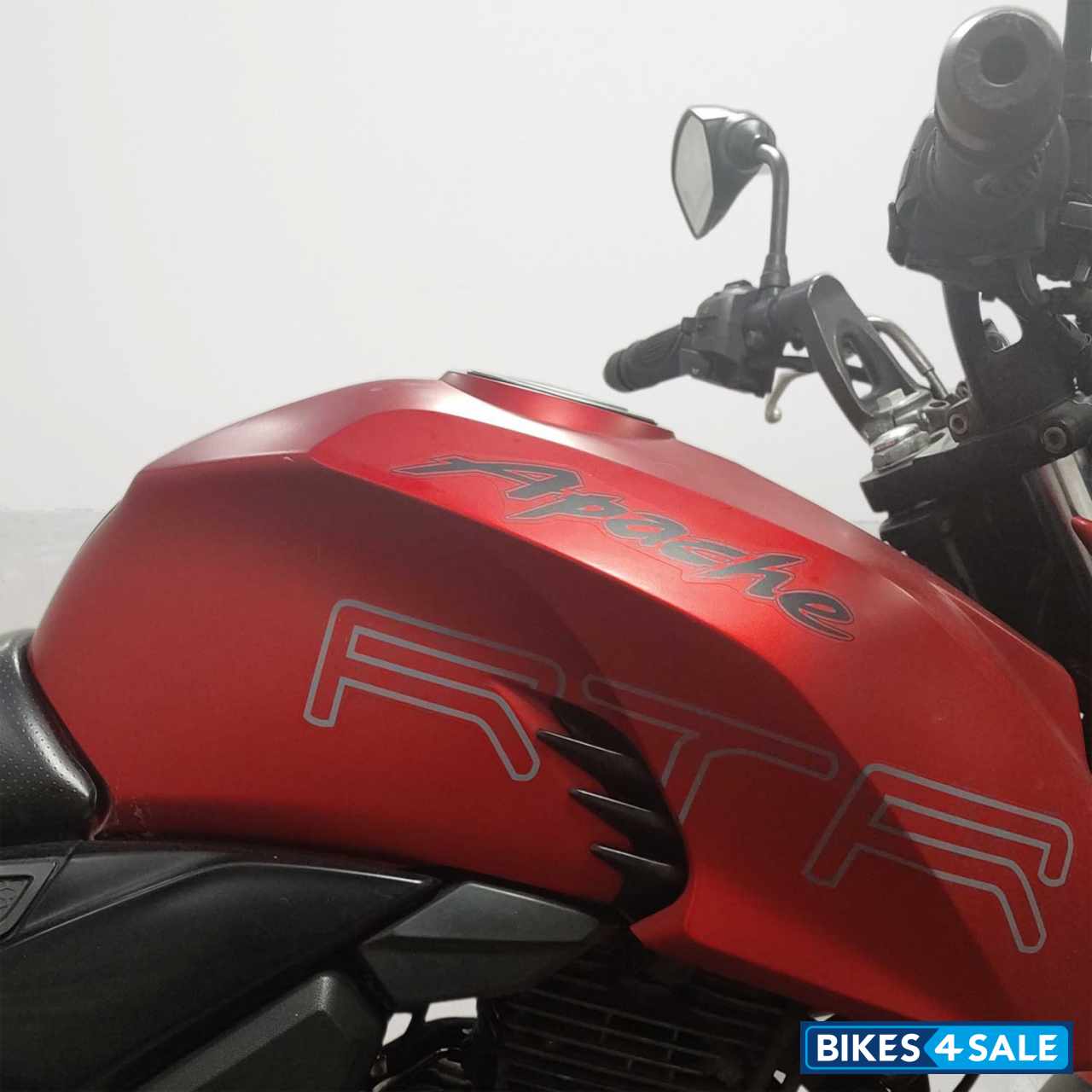 TVS Apache RTR 200 4V