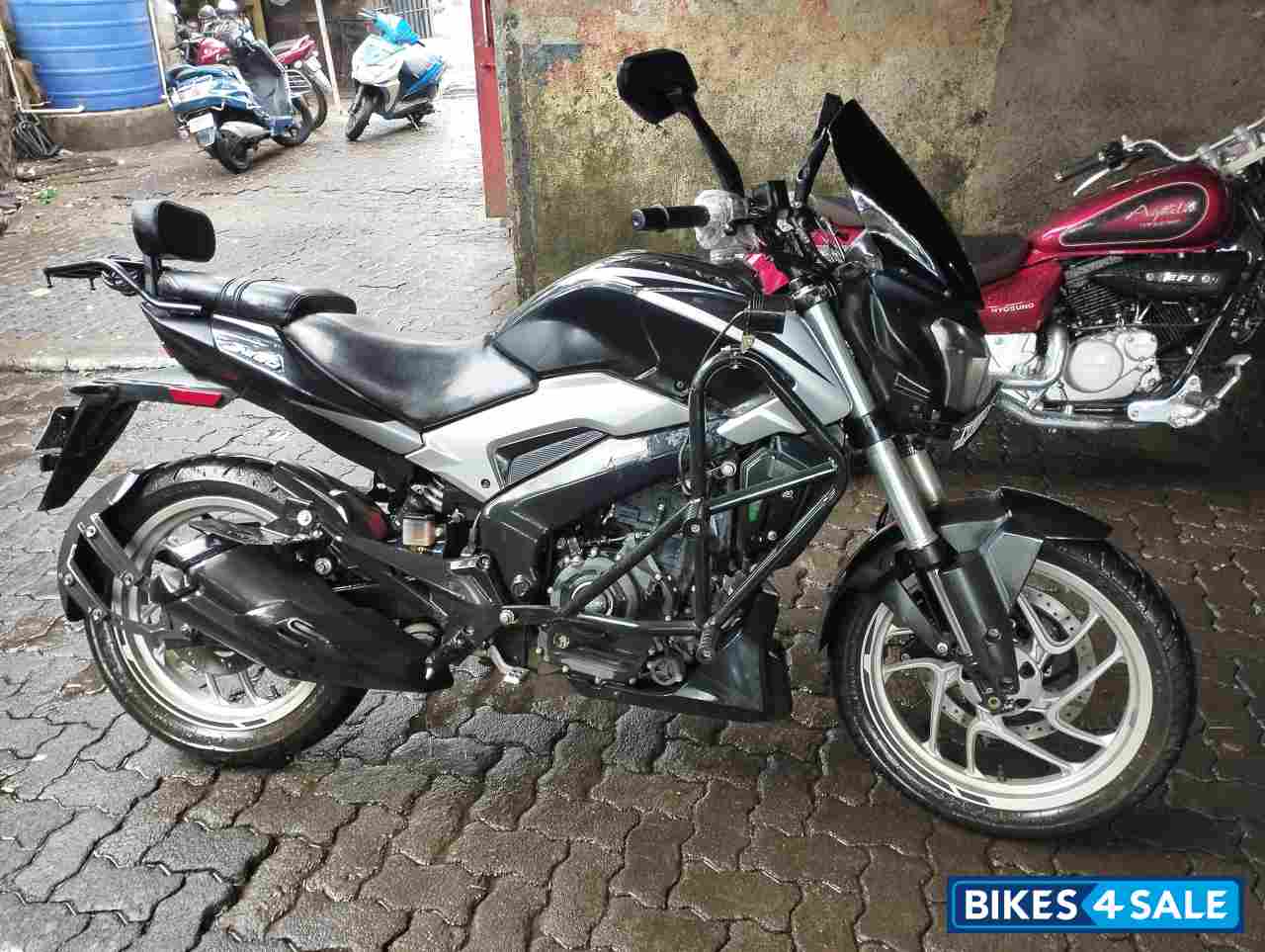 Bajaj Dominar 250