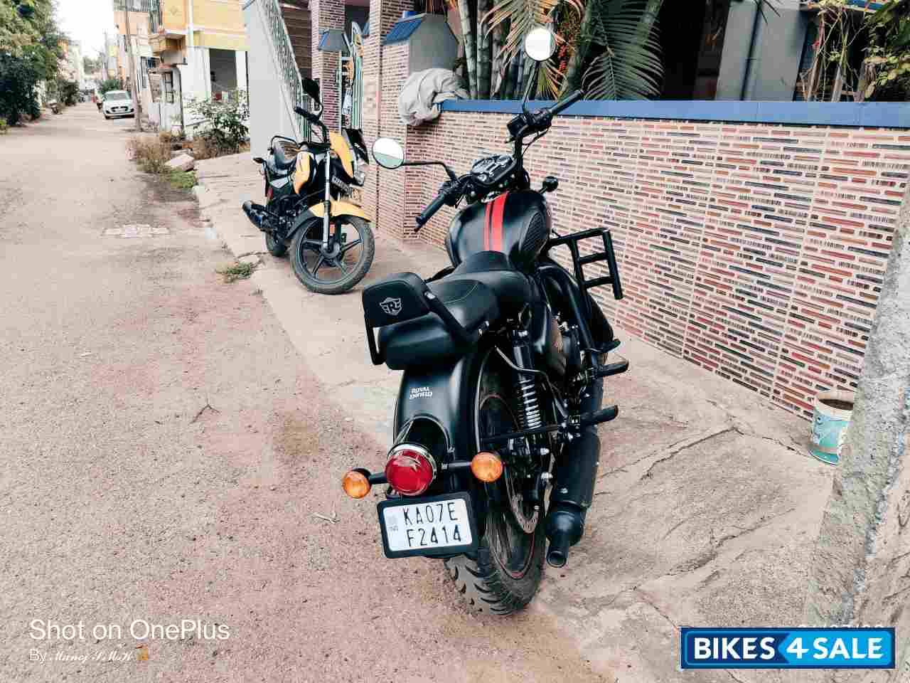 Stealth Black Royal Enfield Classic Stealth Black