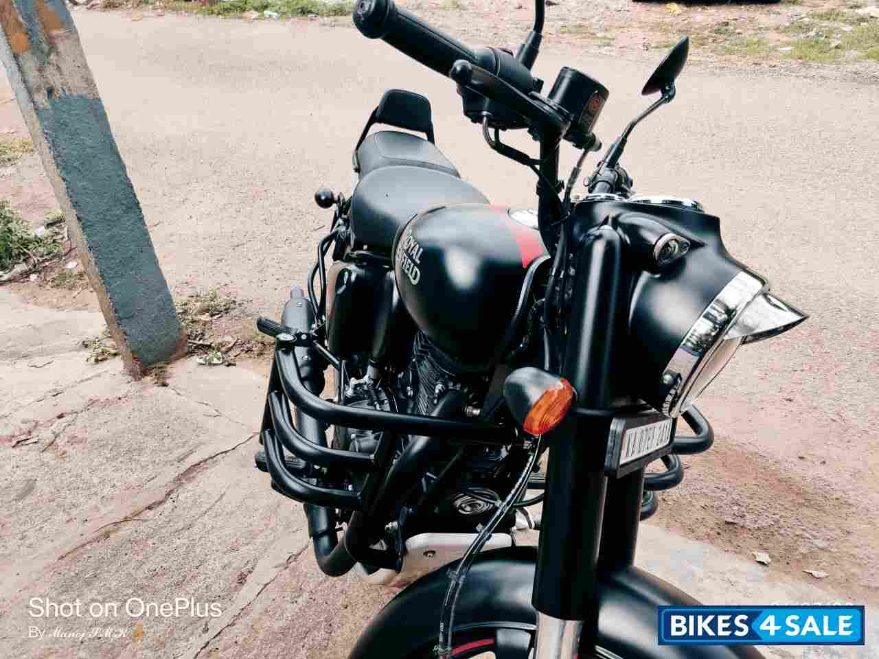 Stealth Black Royal Enfield Classic Stealth Black