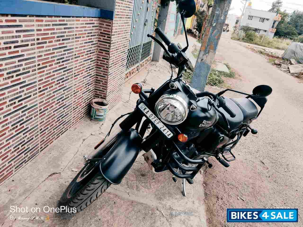 Stealth Black Royal Enfield Classic Stealth Black