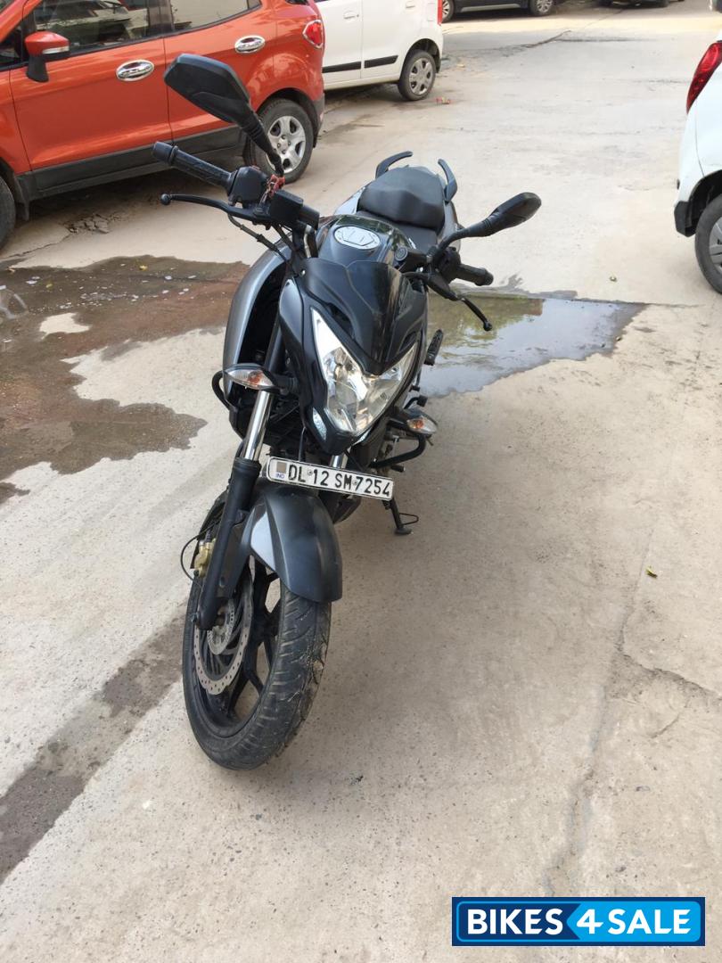 Black Bajaj Pulsar 200 NS ABS