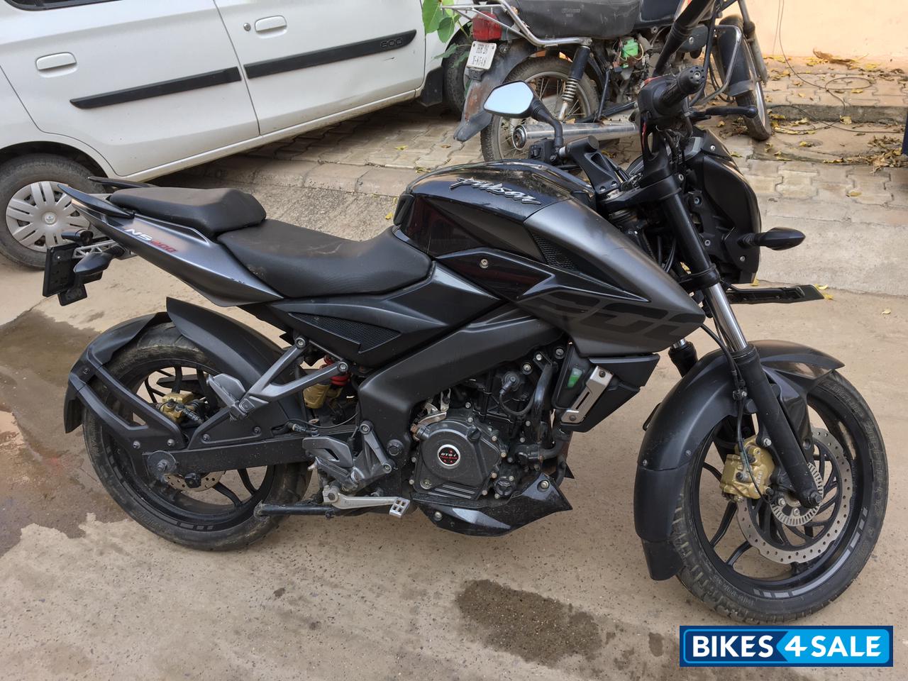 Black Bajaj Pulsar 200 NS ABS