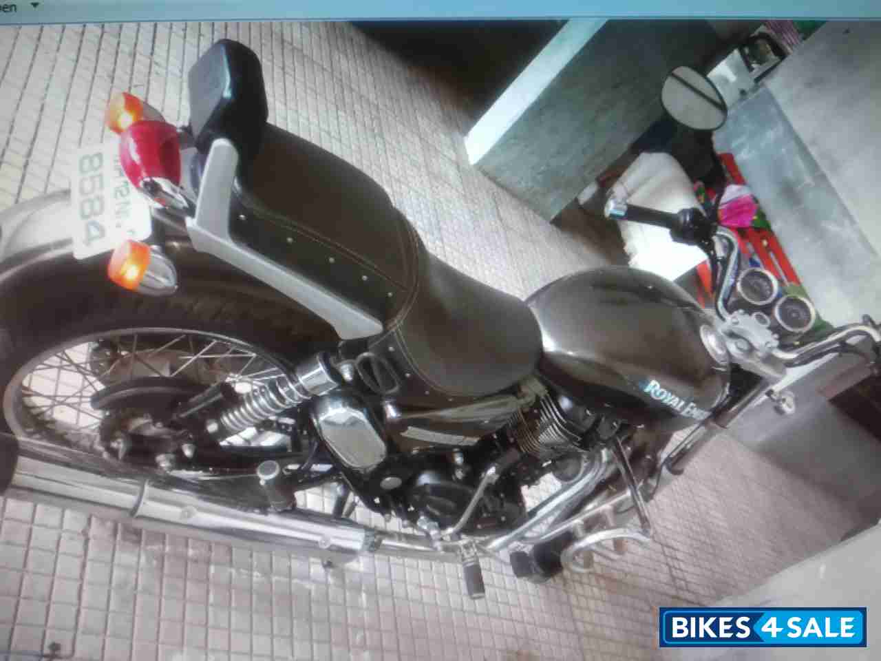 Black Royal Enfield Thunderbird 350 Black Royal Enfield Thunderbird 350