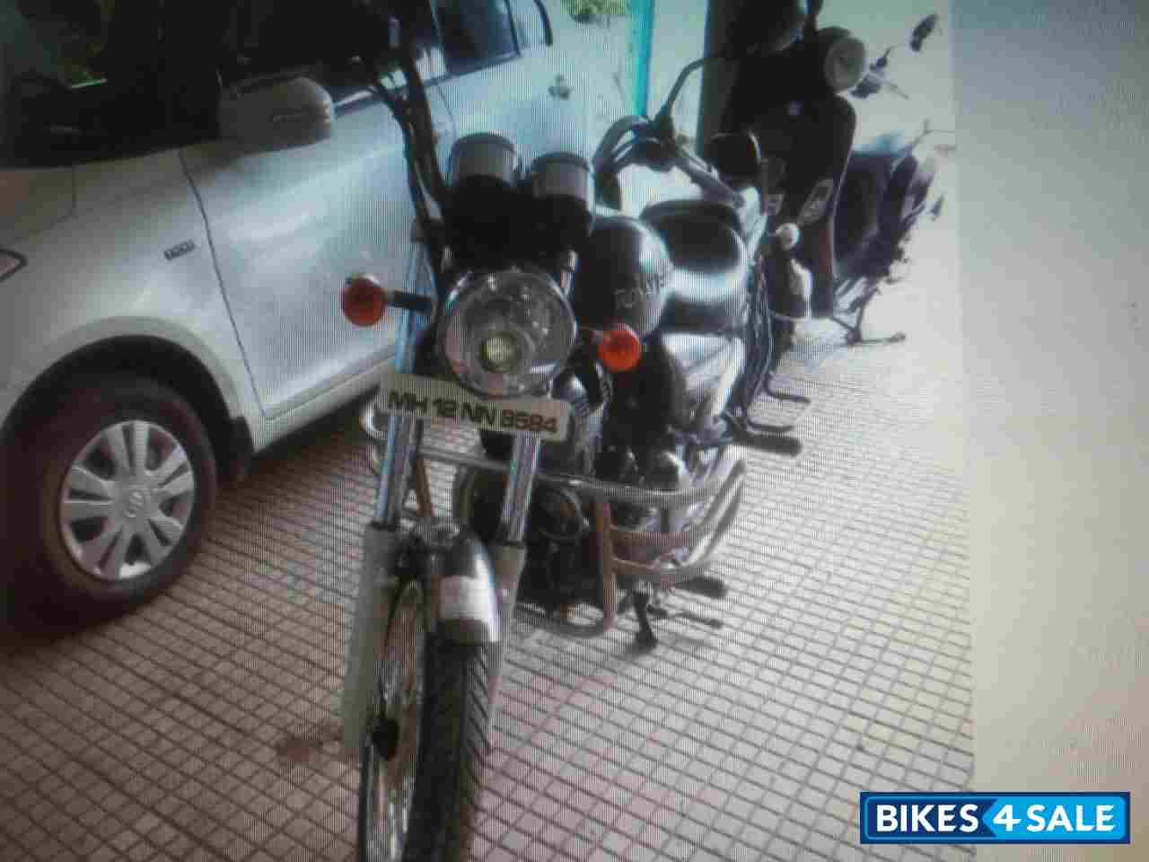 Black Royal Enfield Thunderbird 350 Black Royal Enfield Thunderbird 350