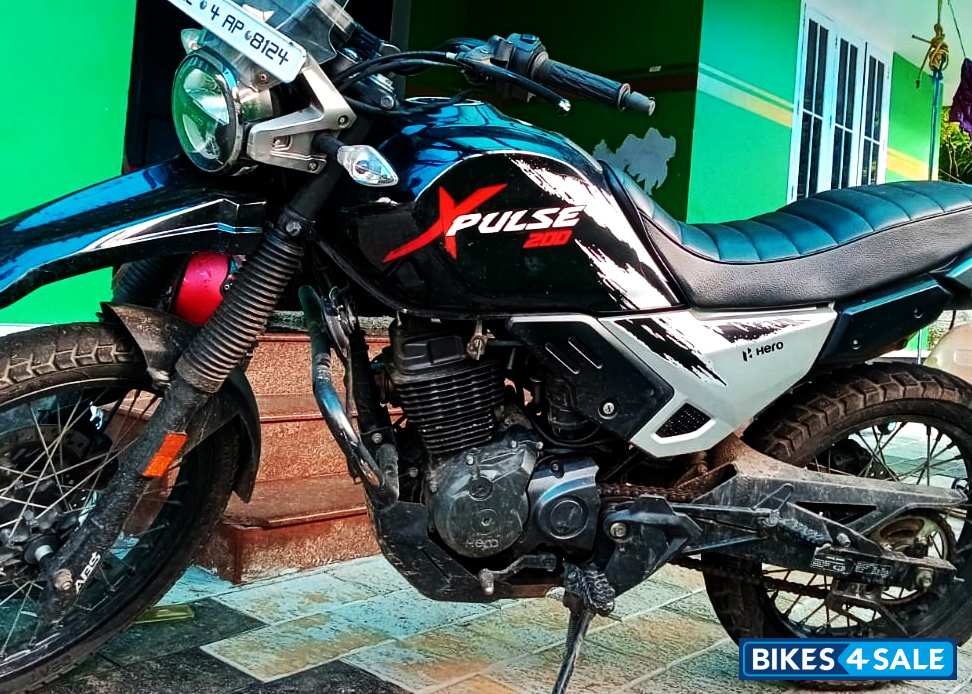 Black Hero XPulse 200