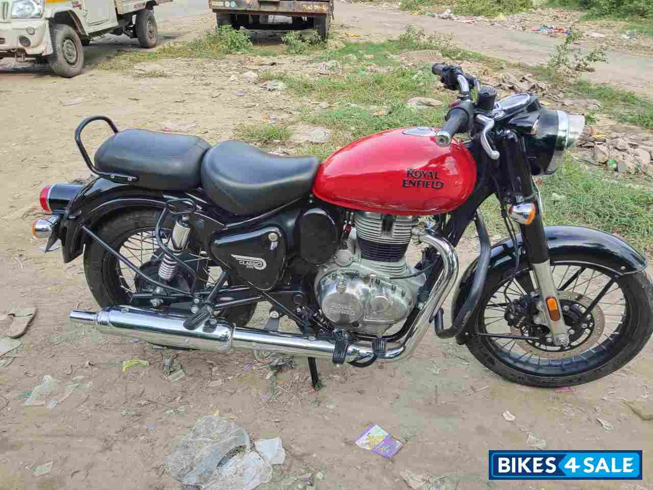 Red Royal Enfield Classic 350 BS VI