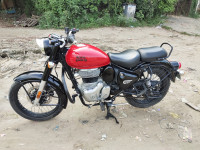 Red Royal Enfield Classic 350 BS VI
